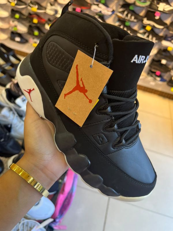 Bota Air Jordan 9 Retro Bred