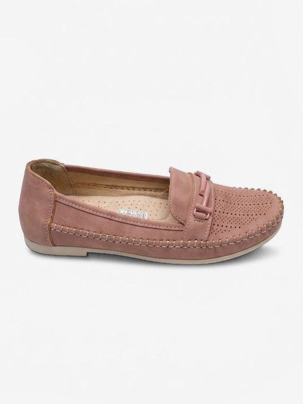 mocasín rosa con hebilla