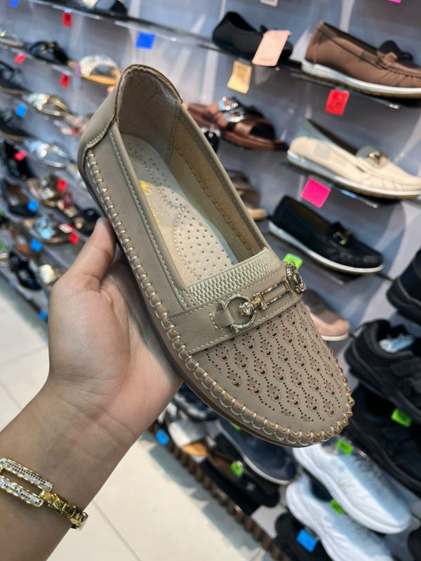 mocasín para dama con herraje