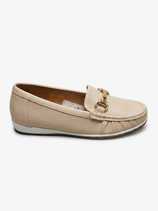 mocasín con herraje