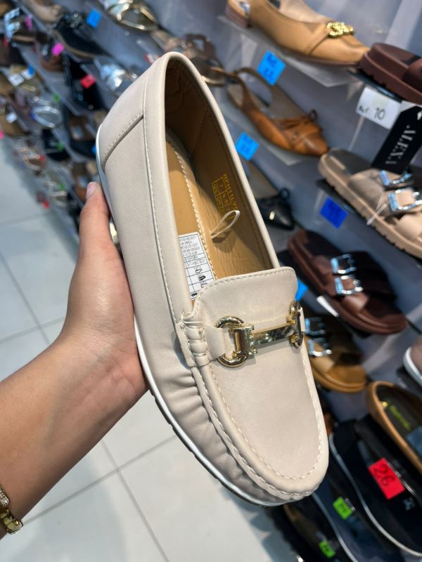 mocasín con herraje