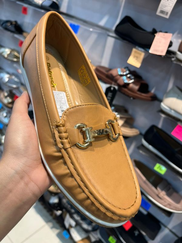 mocasín con herraje