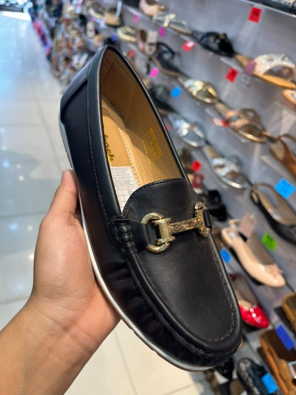 mocasín con herraje