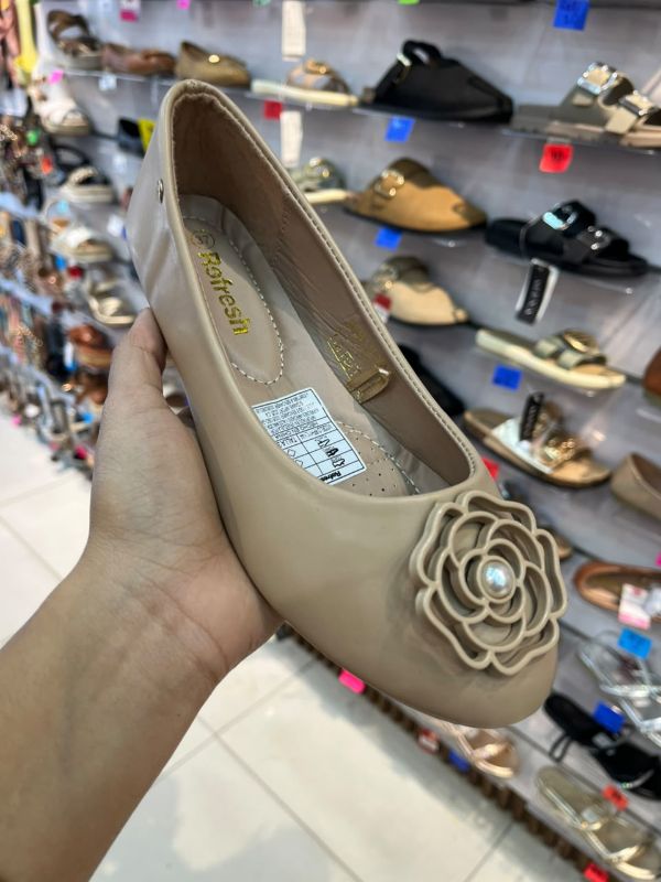 balerinas con diseño de flor