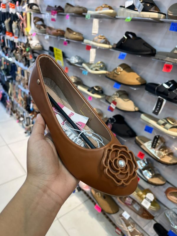 balerinas con diseño de flor
