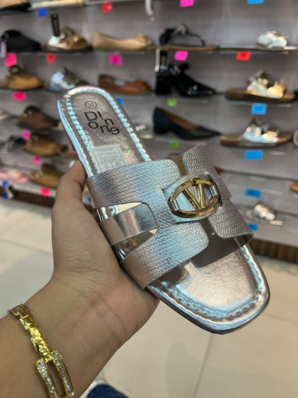 Sandalias broche V