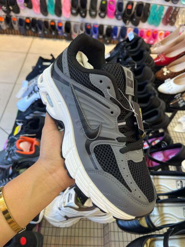 Zapato Nike Air Max Moto 2K