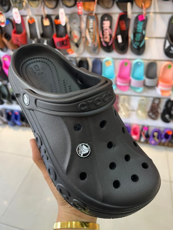 Crocs negras