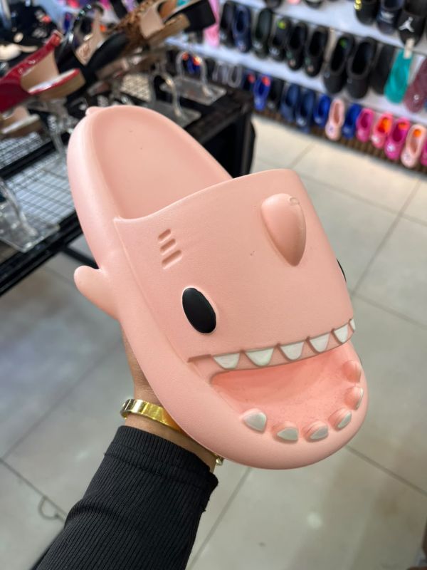Sandalias de tiburon