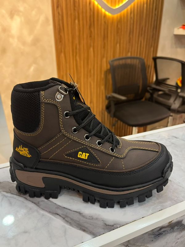 Bota Track CAT