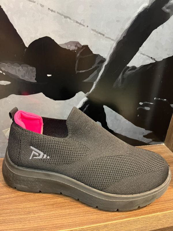 Zapato deportivo estilo slip-on