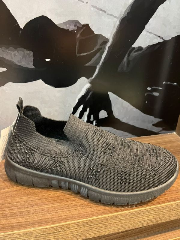 Zapato deportivo estilo slip-on