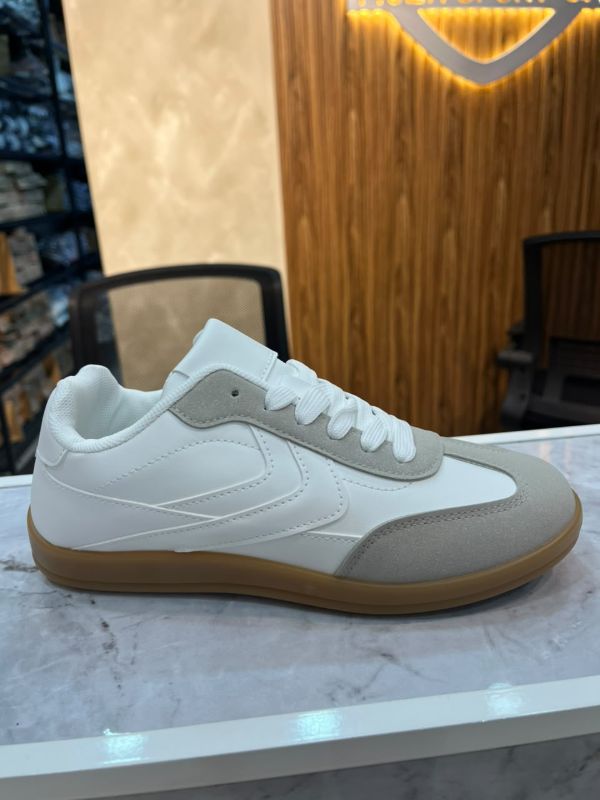Tenis blancos casuales C&A