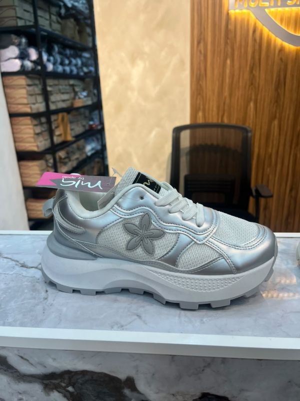 Zapatilla urbana con plataforma