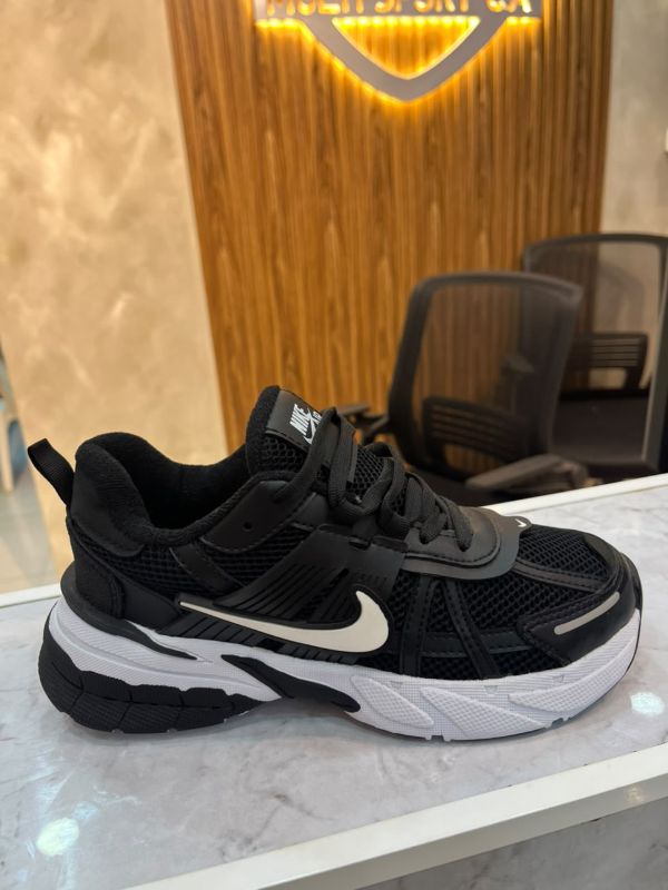 Zapato Nike V2K Run
