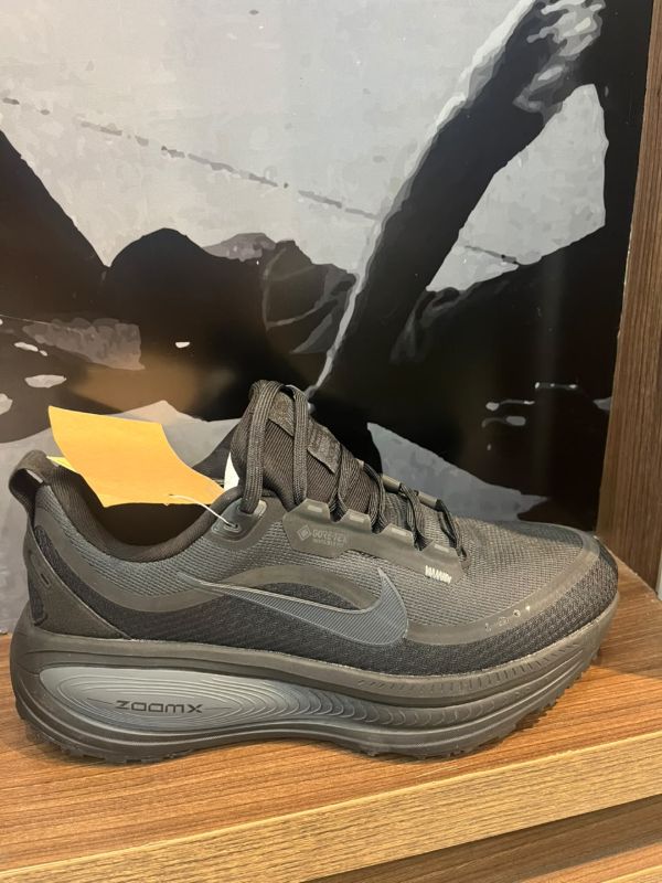 Nike Vomero 18 GORE-TEX