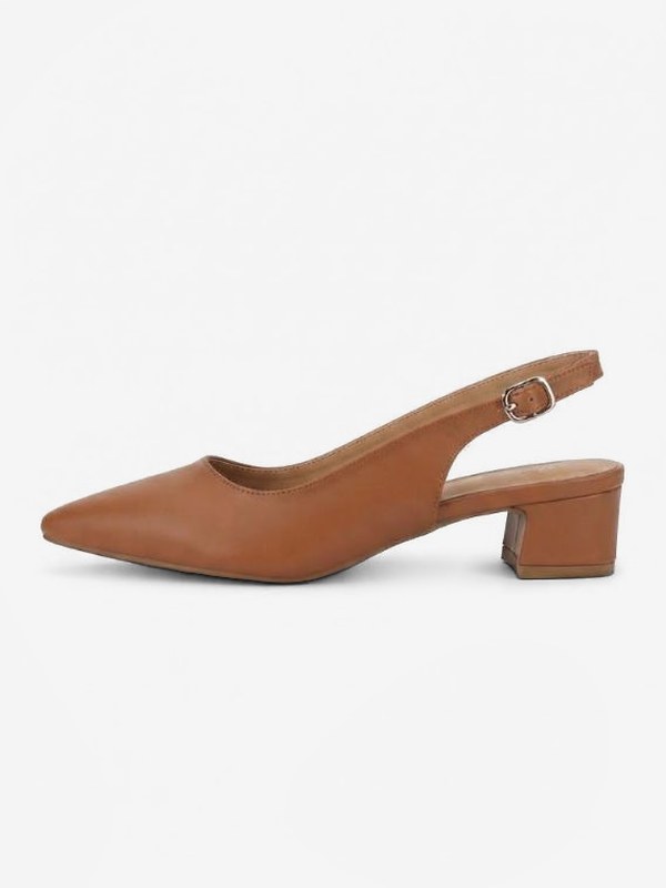 zapato destalonado con tacon de bloque
